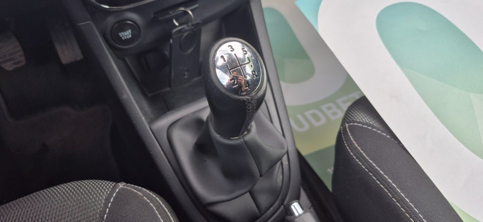 Renault Clio IV 1,2 16V Expression 5d