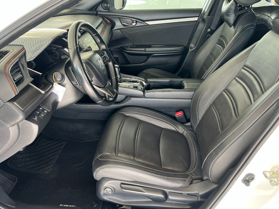 Honda Civic 1,0 VTEC Turbo Elegance CVT 5d