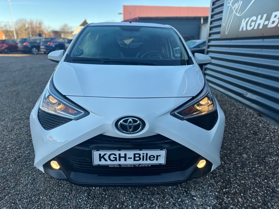 Toyota Aygo 1,0 VVT-i x-press x-shift 5d