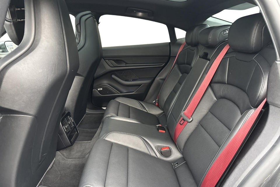 Porsche Taycan Performance+ 4d