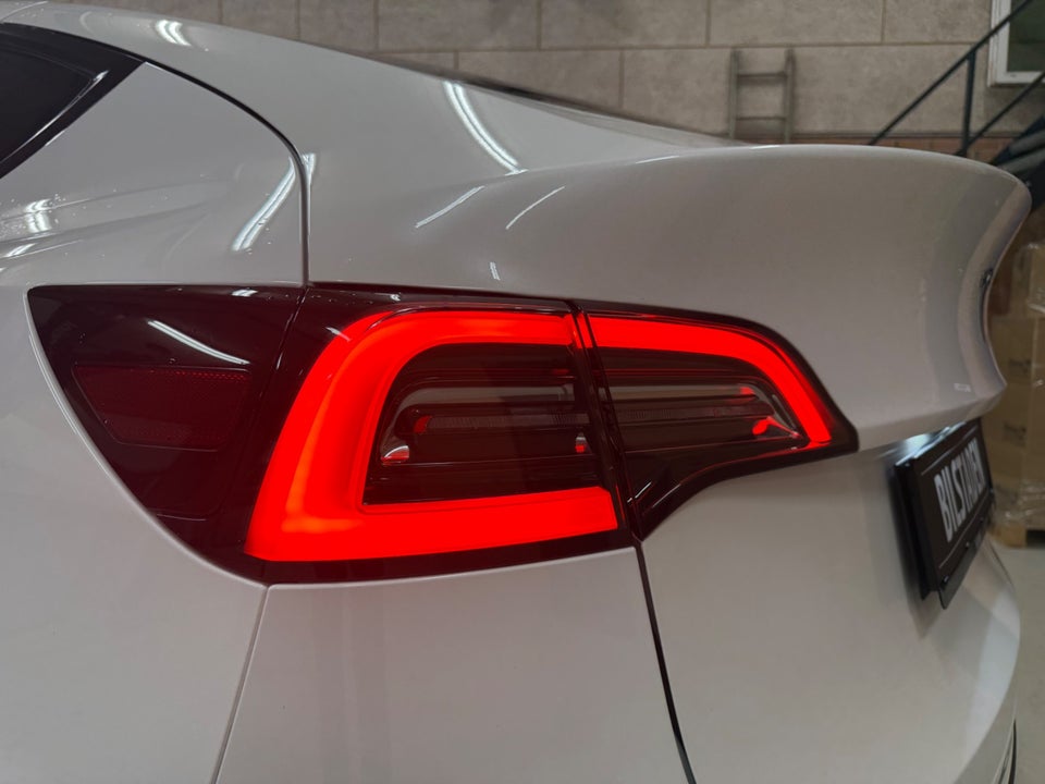 Tesla Model Y Long Range AWD 5d