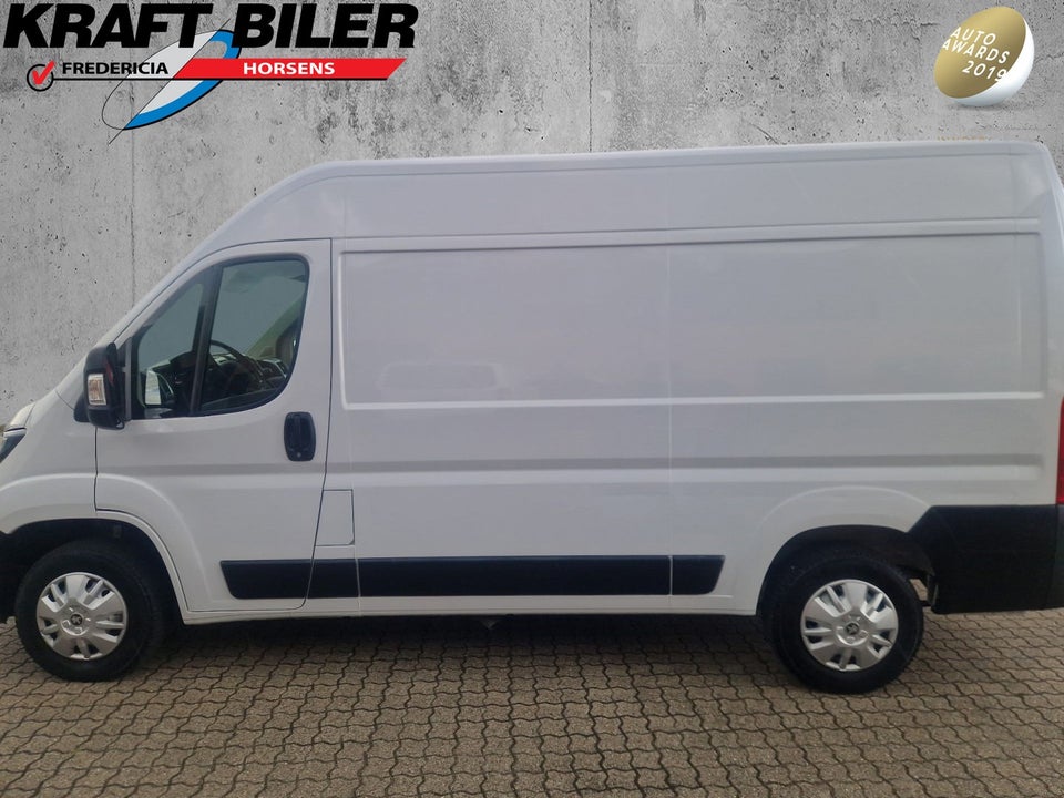 Peugeot Boxer 335 2,2 BlueHDi 140 L2H2 Premium