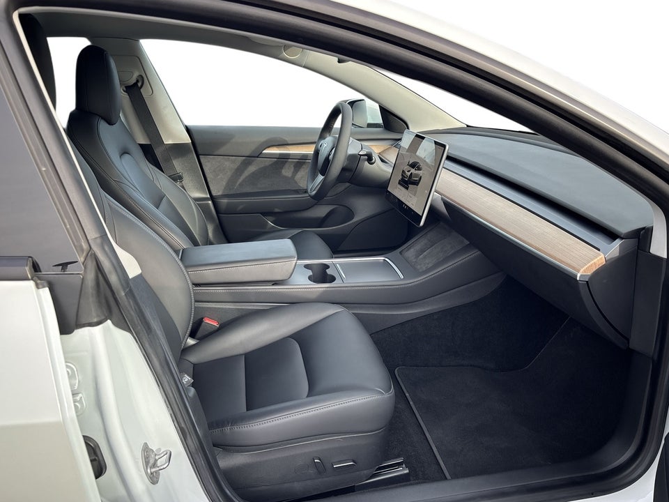 Tesla Model 3 RWD 4d