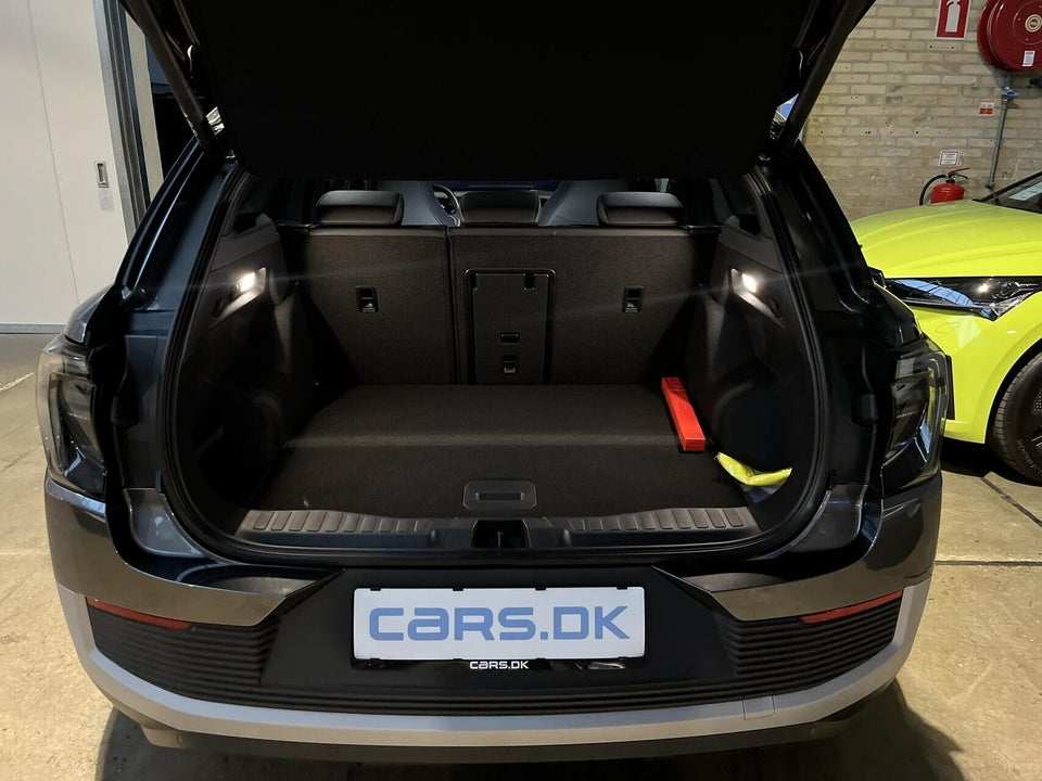 Ford Explorer 82 Premium Extended Range 5d