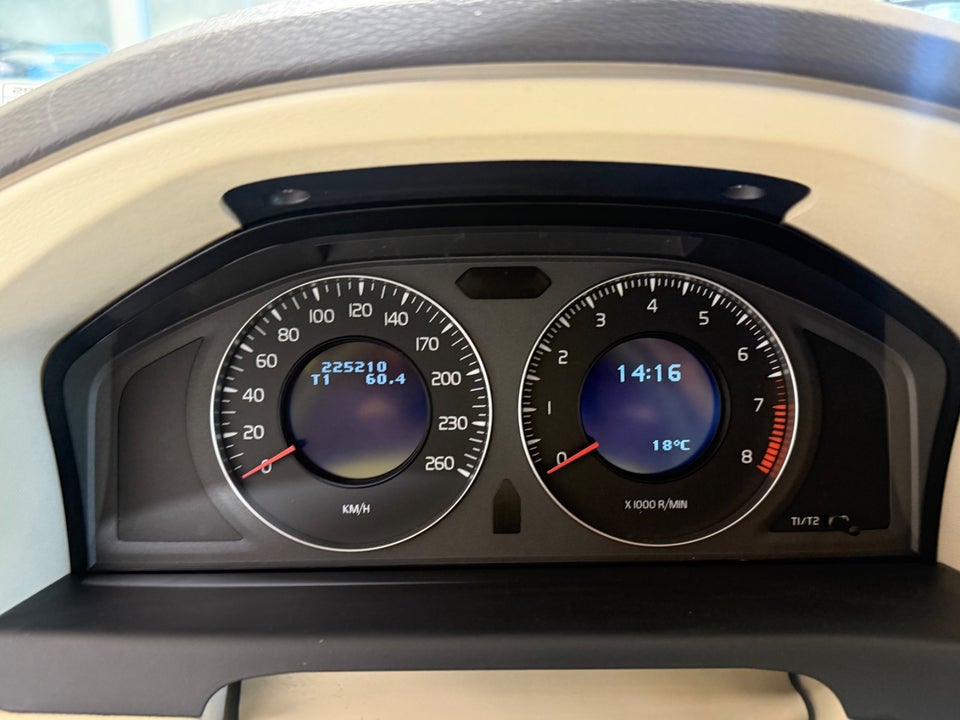 Volvo S80 2,5 T Momentum aut. 4d