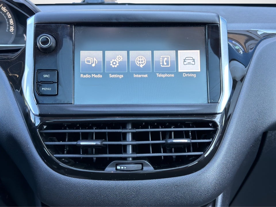 Peugeot 208 1,2 VTi Allure Sky 5d