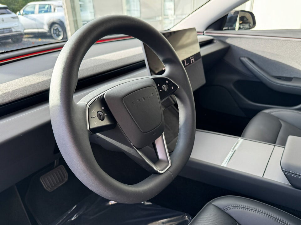 Tesla Model 3 RWD 4d