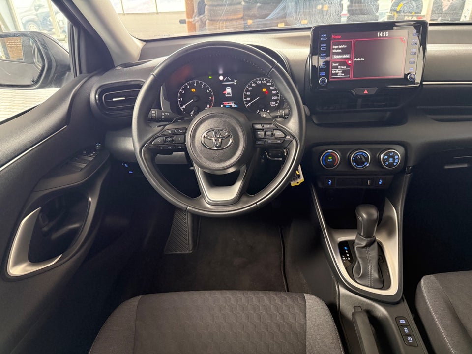 Toyota Yaris 1,5 Active CVT 5d