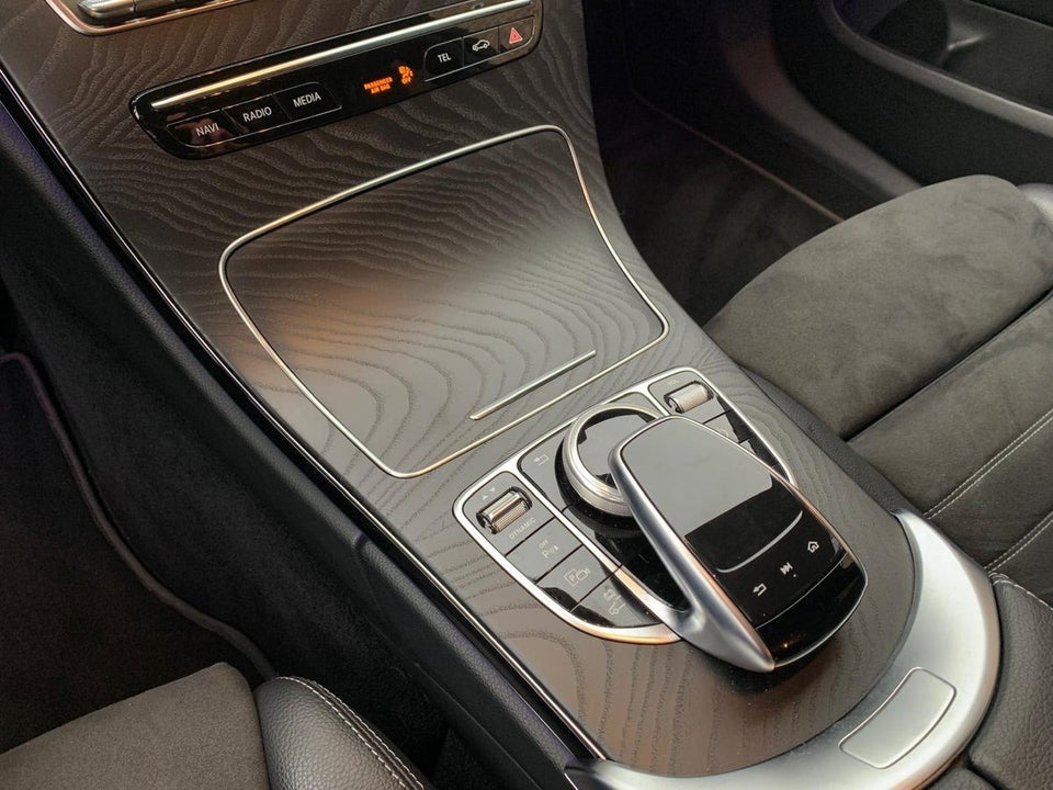 Mercedes C300 e 2,0 AMG Line stc. aut. 5d