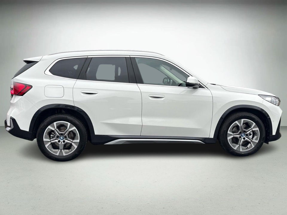 BMW iX1 eDrive20 X-Line 5d