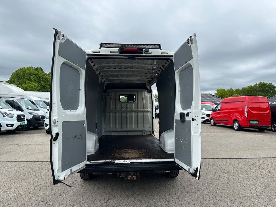 Peugeot Boxer 335 2,2 BlueHDi 165 L3H2 Premium