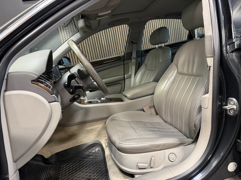 Audi A8 3,7 quattro Tiptr. 4d