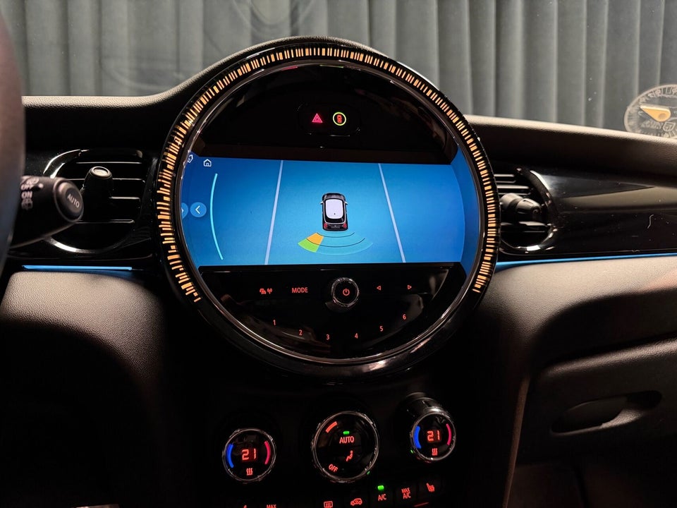 MINI Cooper SE Essential 3d