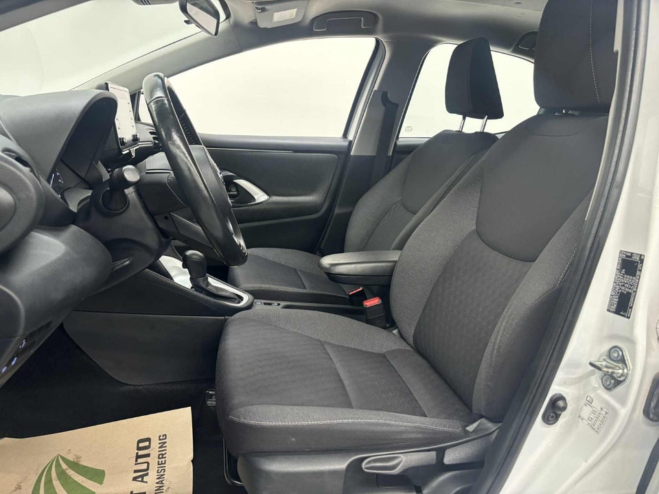 Toyota Yaris 1,5 Hybrid Essential e-CVT 5d