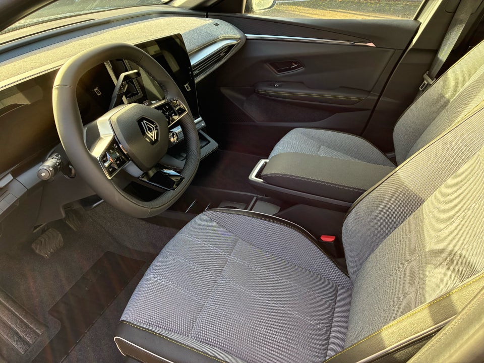 Renault Megane E-Tech 60 Techno+ 5d