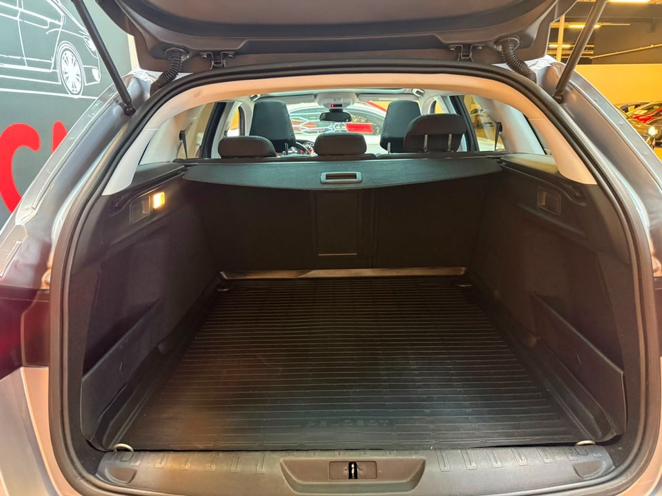 Peugeot 308 1,2 PureTech 130 Selection Sky SW 5d