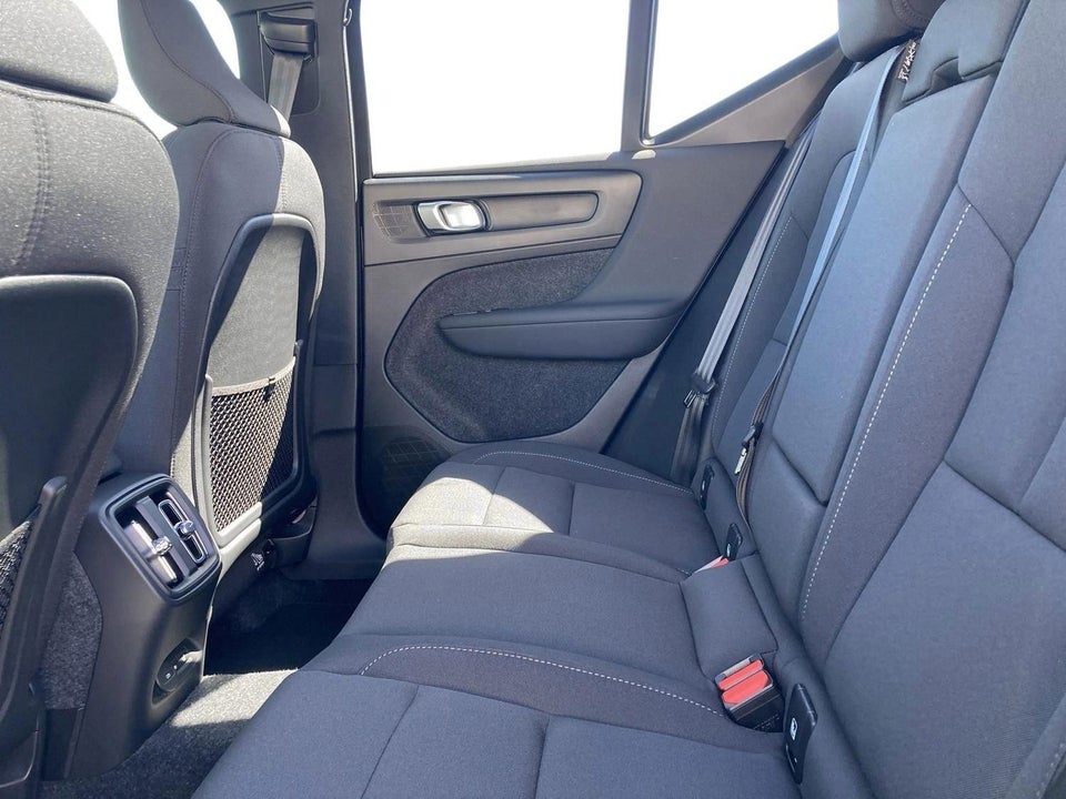 Volvo EX40 Extended Range Black Edition 5d