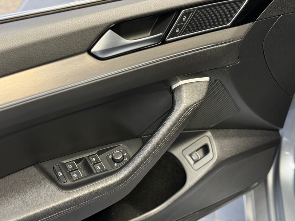 VW Passat 2,0 TDi 150 Highline Premium Variant DSG 5d