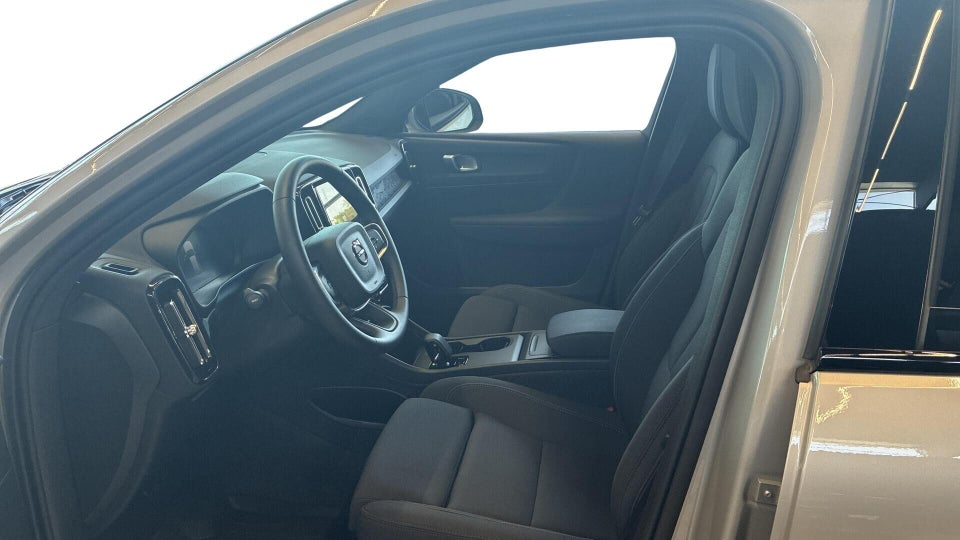 Volvo EX40 Extended Range Plus 5d