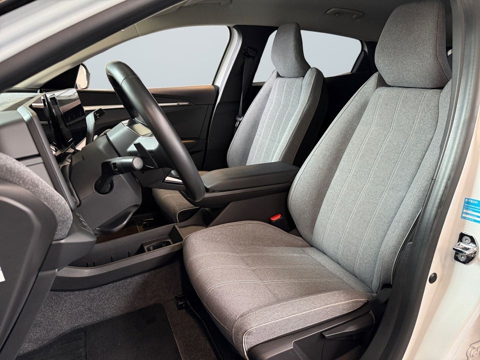 Renault Megane E-Tech 40 Equilibre 5d