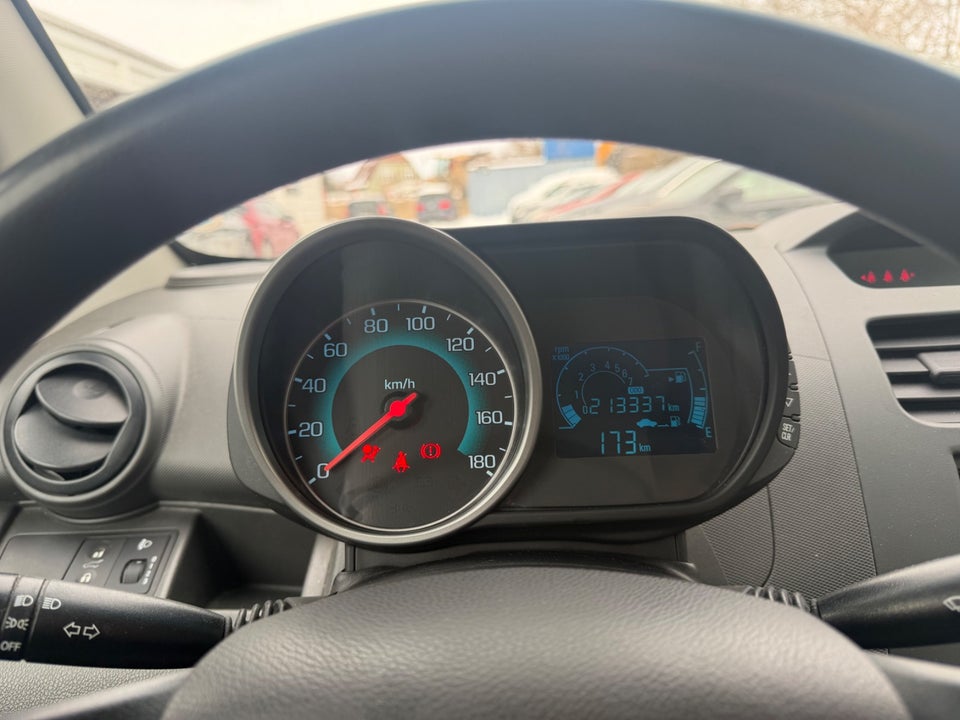 Chevrolet Spark 1,0 LT 5d