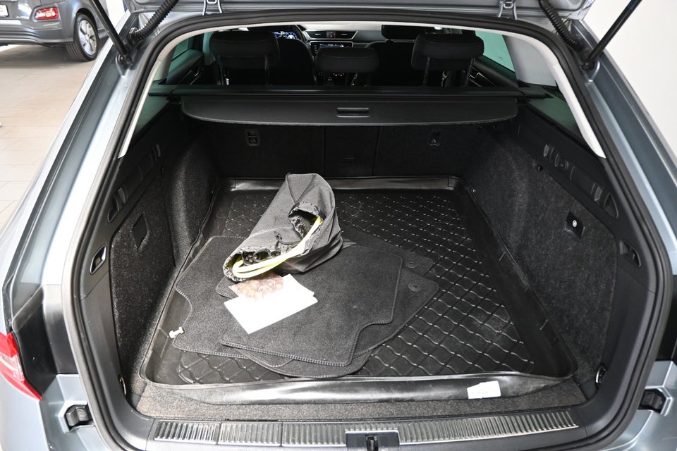 Skoda Superb 1,4 TSi iV Plus Combi DSG 5d