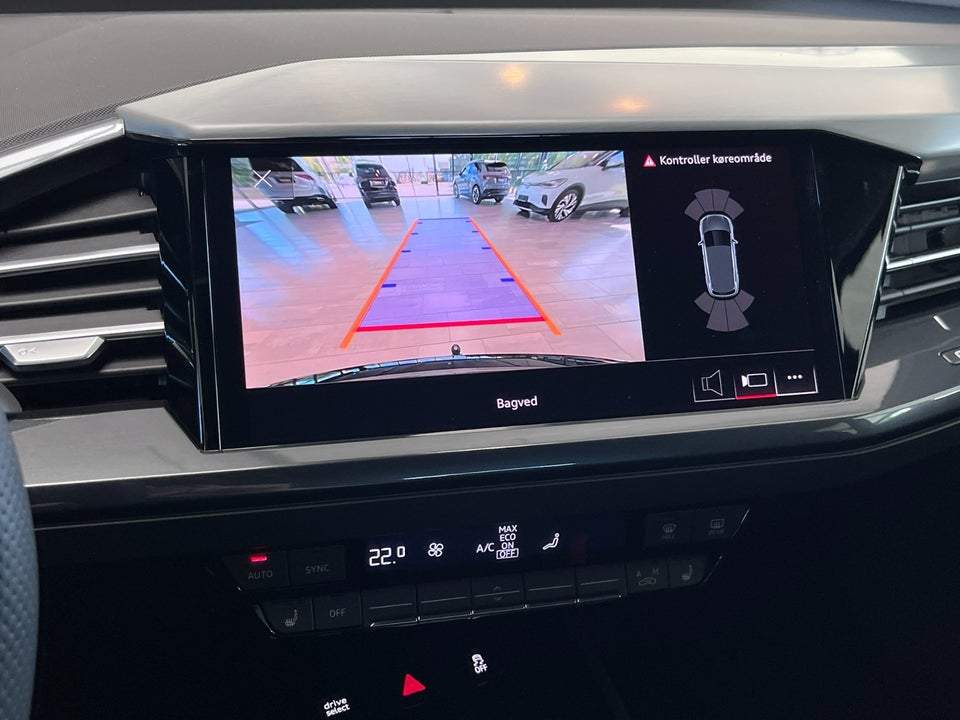 Audi Q4 e-tron 45 S-line quattro 5d