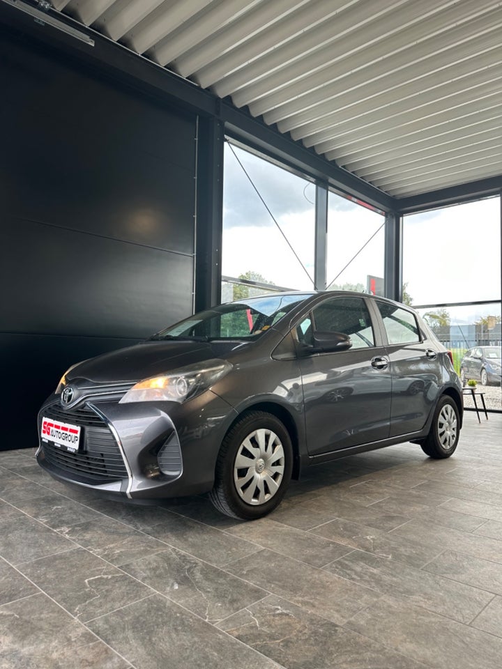 Toyota Yaris 1,0 VVT-i T2 Premium 5d