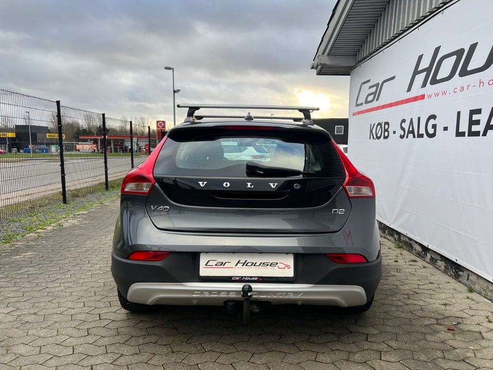 Volvo V40 CC 1,6 D2 115 Summum 5d