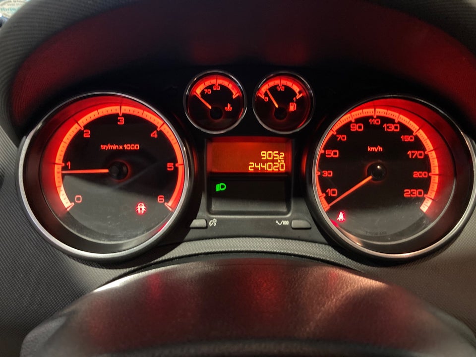 Peugeot 308 1,6 HDi 90 Premium SW 5d