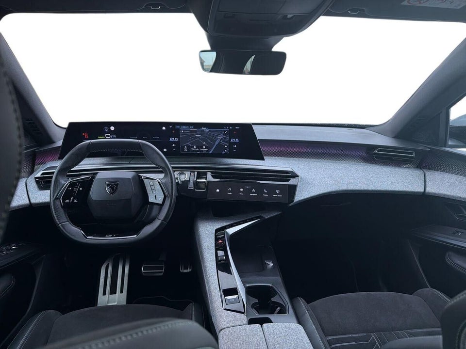 Peugeot e-3008 77 GT 5d