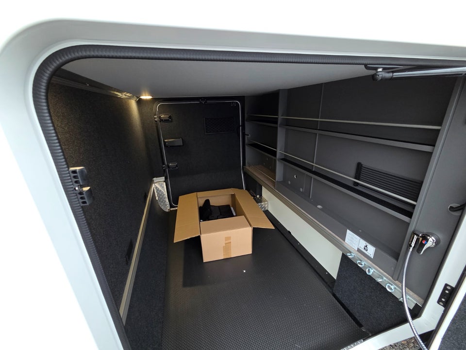 Hymer B-MC I600 2,0 CDi 170 aut. 2d