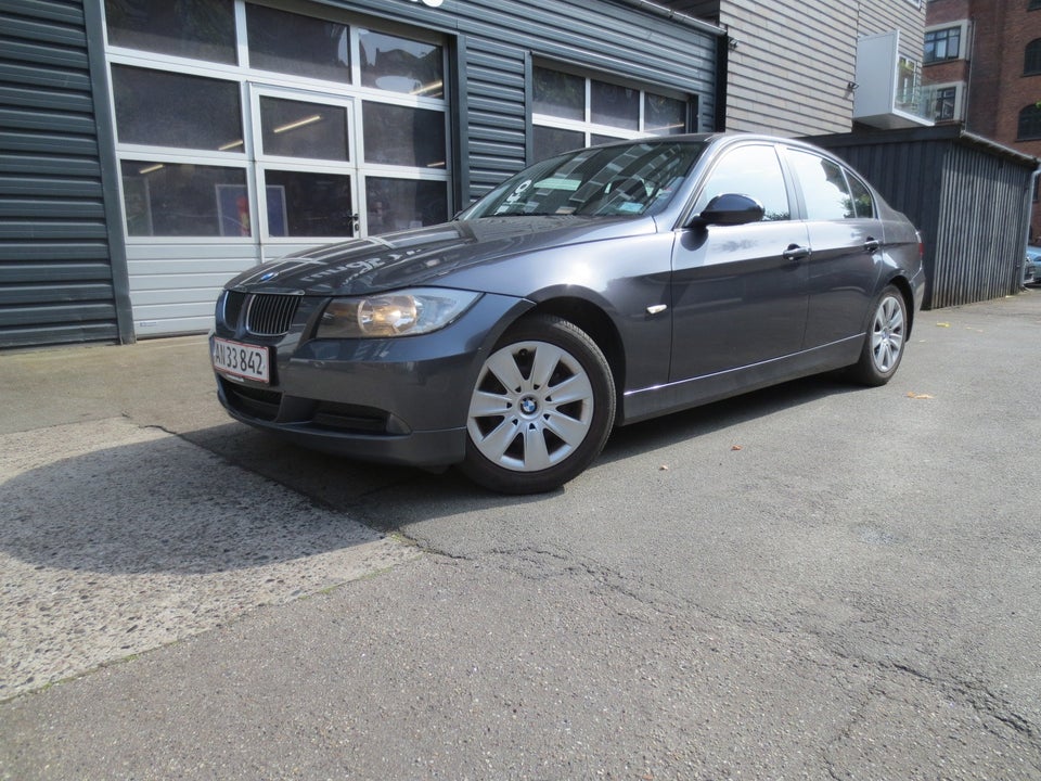 BMW 318i 2,0  4d