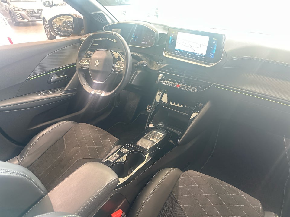 Peugeot e-208 50 GT Pack 5d