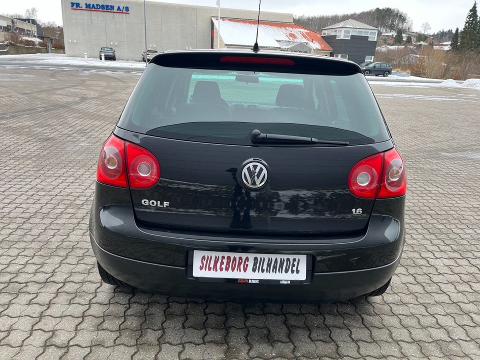 VW Golf V 1,6 GT Sport 5d