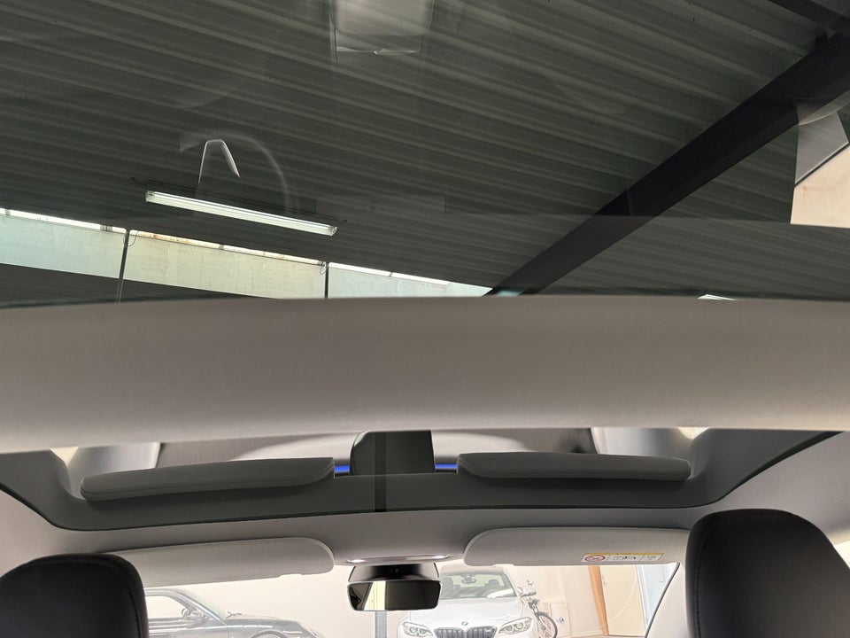 Tesla Model 3 RWD 4d