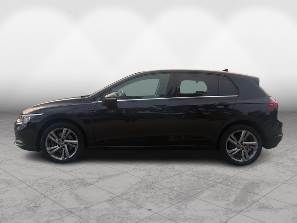 VW Golf VIII 1,4 eHybrid DSG 5d