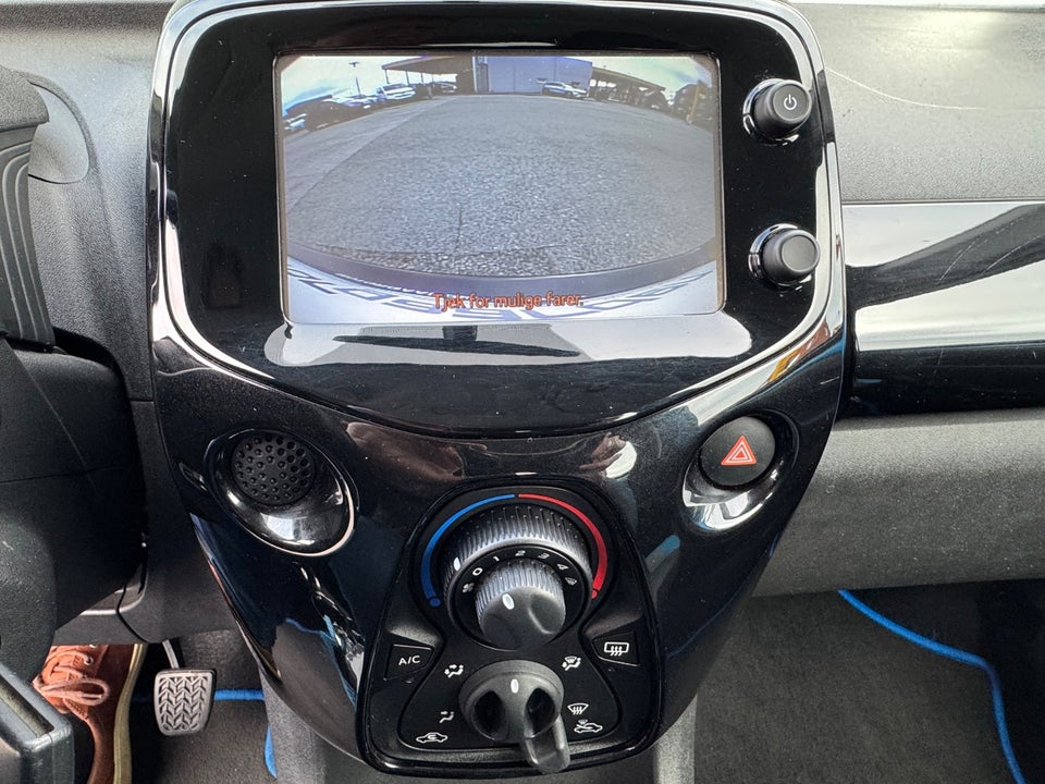 Toyota Aygo 1,0 VVT-i x-press 5d