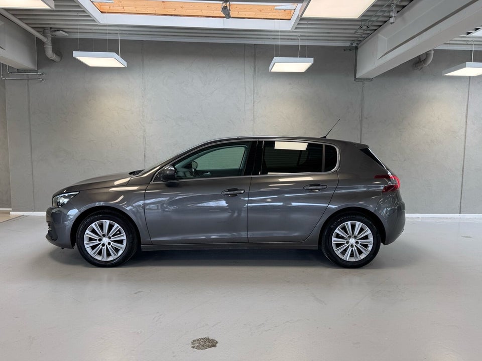Peugeot 308 1,5 BlueHDi 130 Allure Grand 5d