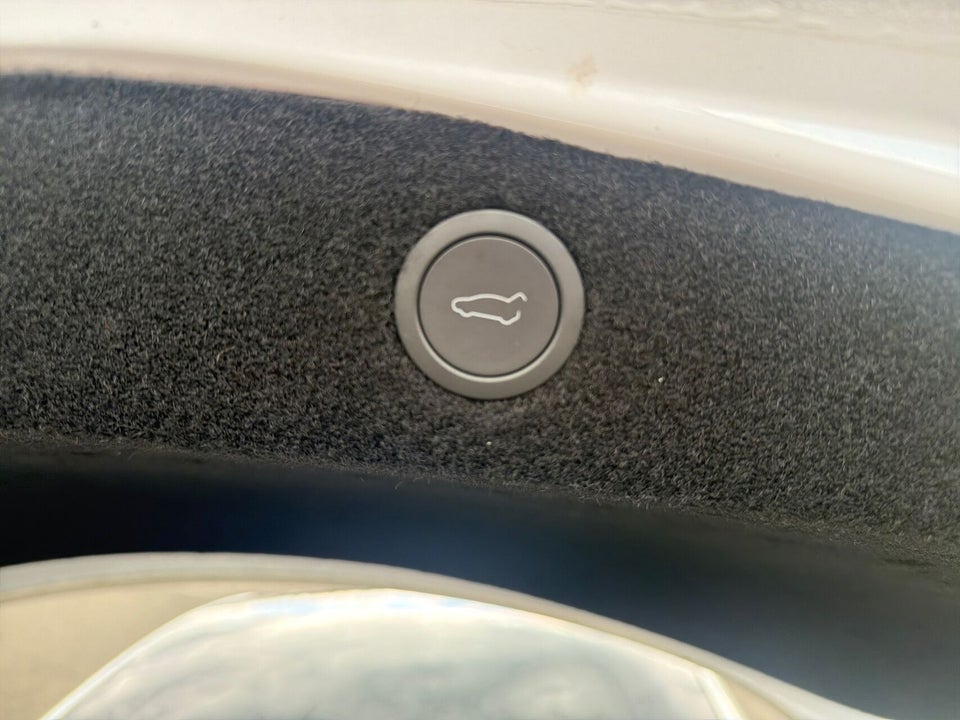 Tesla Model 3 RWD 4d