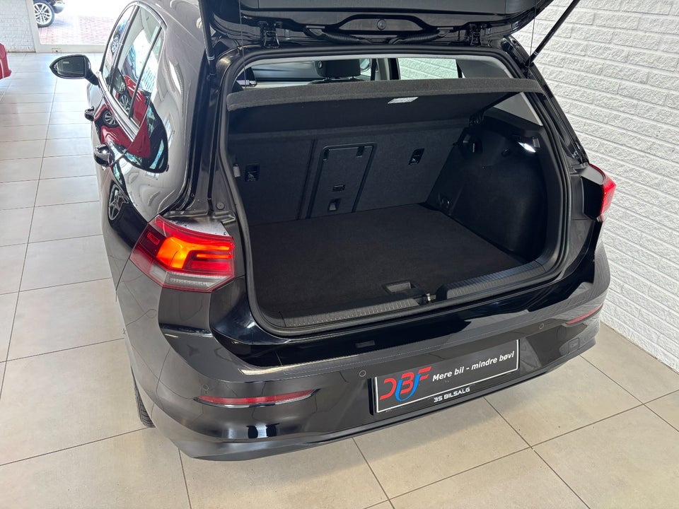 VW Golf VIII 1,5 eTSi 130 Life DSG 5d