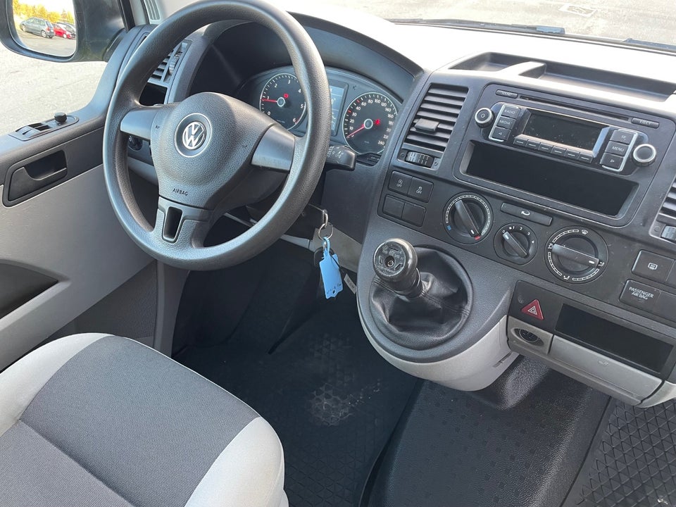 VW Transporter 2,0 TDi 114 Kassevogn kort BM