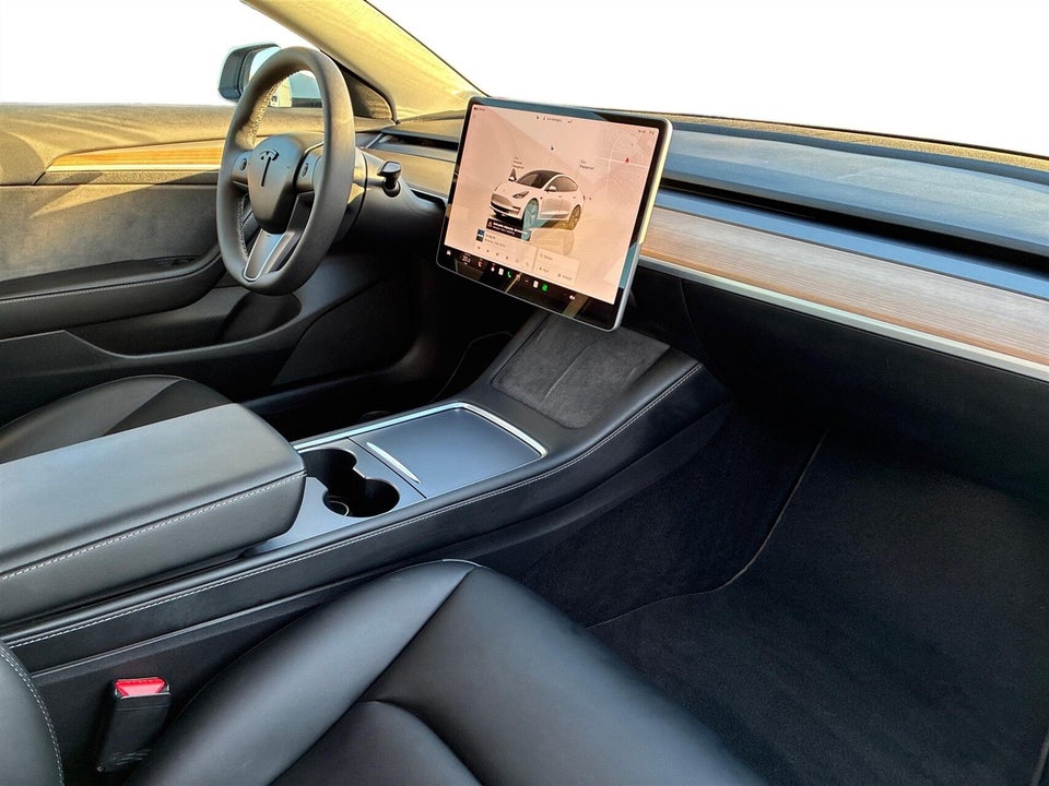 Tesla Model 3 Long Range AWD 4d