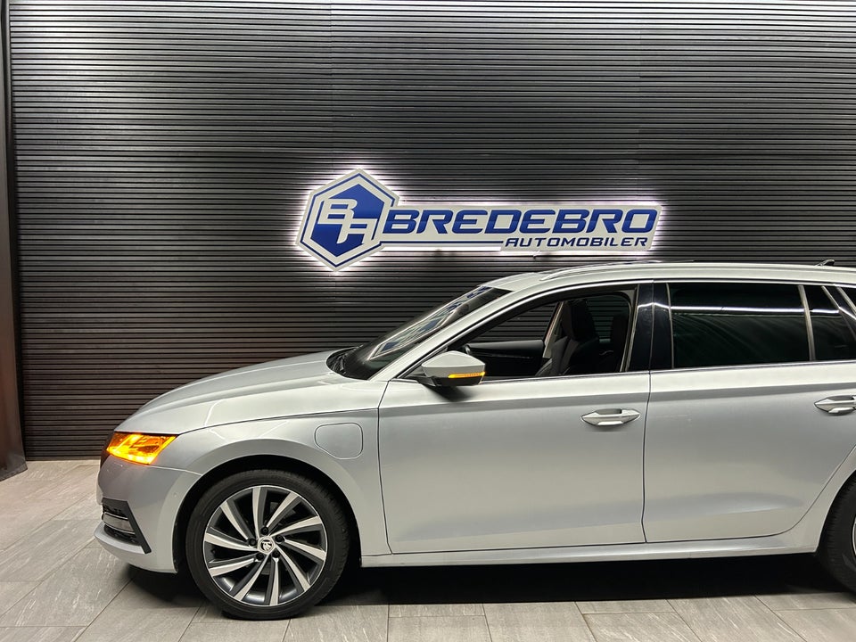 Skoda Octavia 1,4 TSi iV Sportline Combi DSG 5d