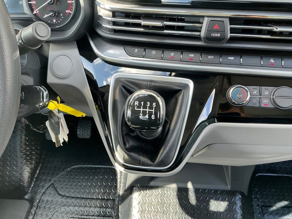 Maxus Deliver 9 2,0 TD L4 Chassis RWD 2d