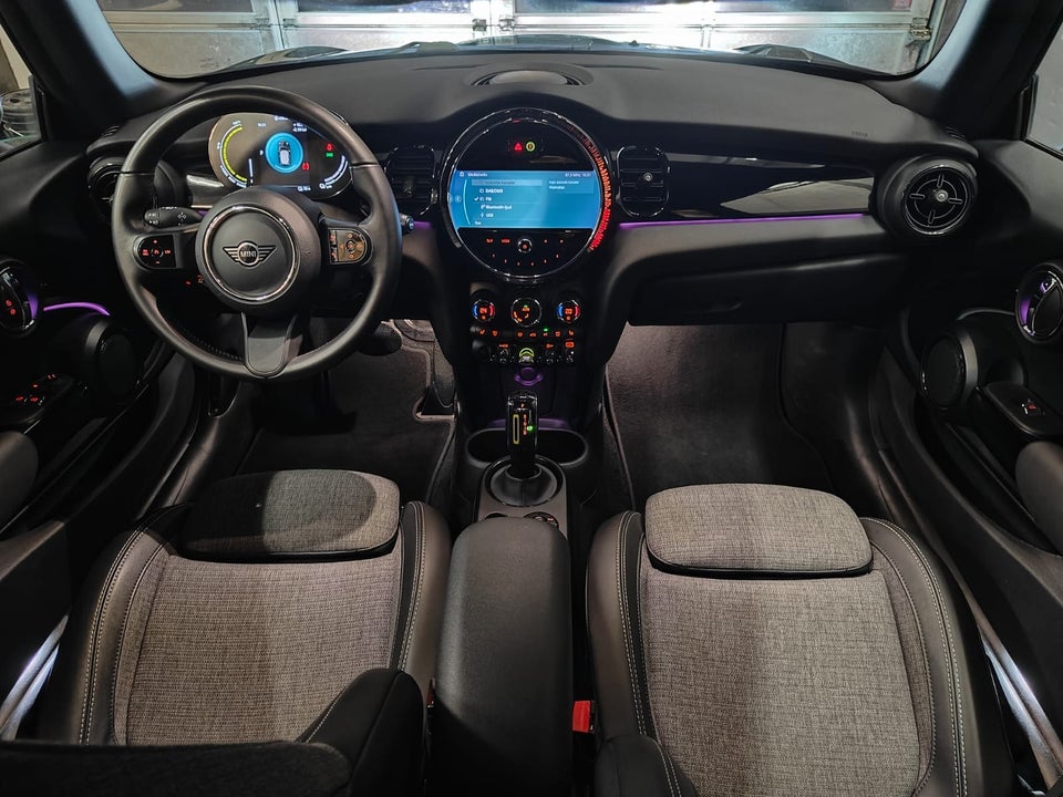 MINI Cooper SE Essential 3d