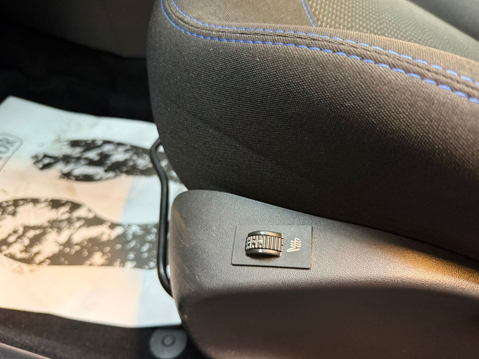 Peugeot 208 1,5 BlueHDi 100 Signature Sky 5d