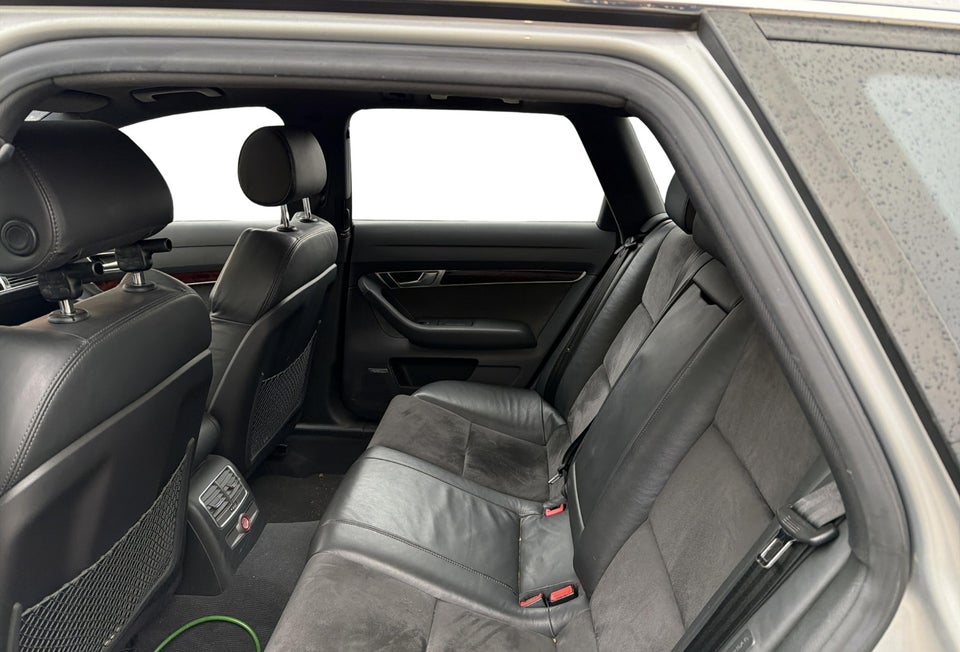 Audi A6 4,2 V8 Avant quattro Tiptr. 5d