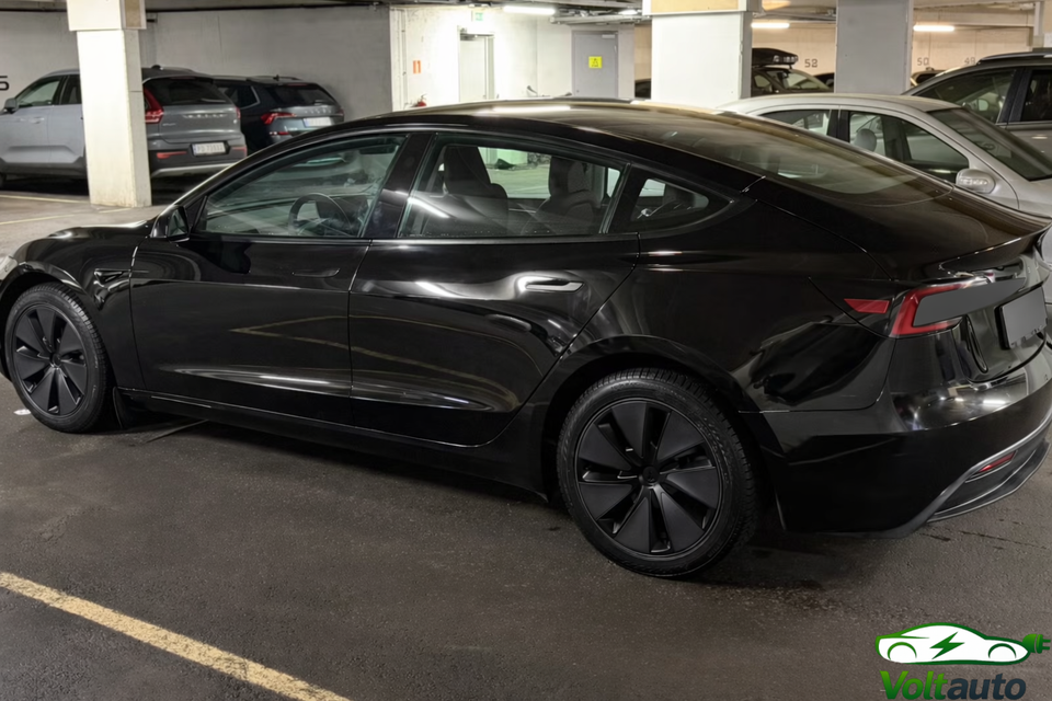 Tesla Model 3 RWD 4d