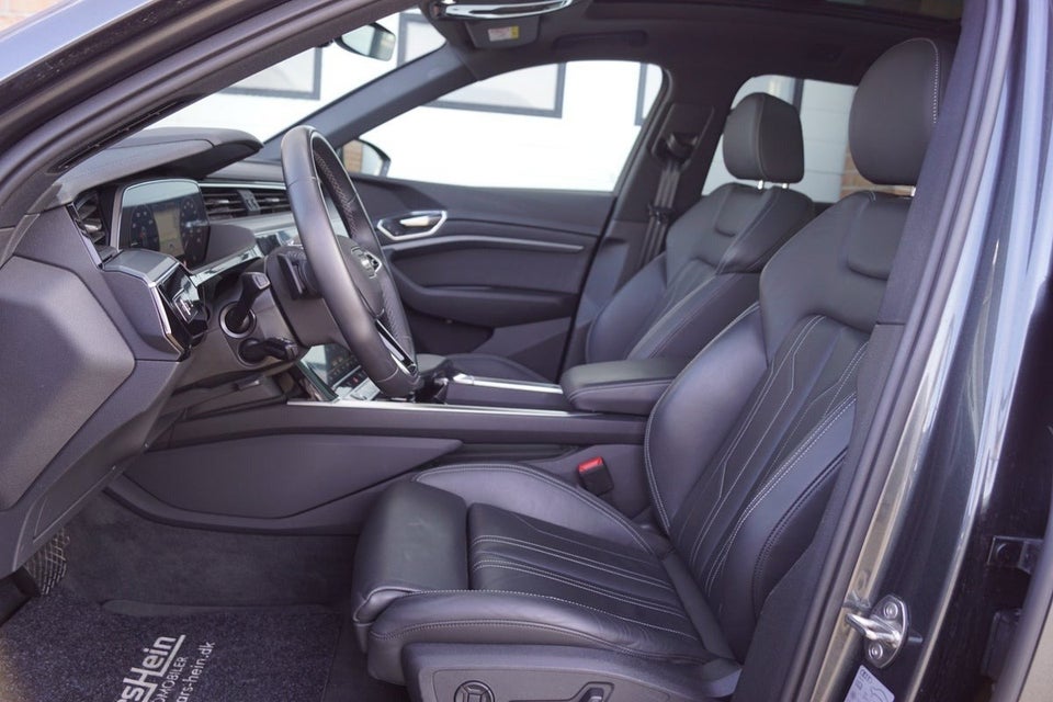 Audi Q8 e-tron 55 S-line quattro 5d